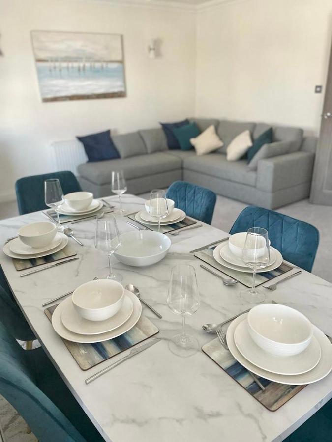 בורנמות' Exquisite Apartment, Stone Throw From The Beach מראה חיצוני תמונה