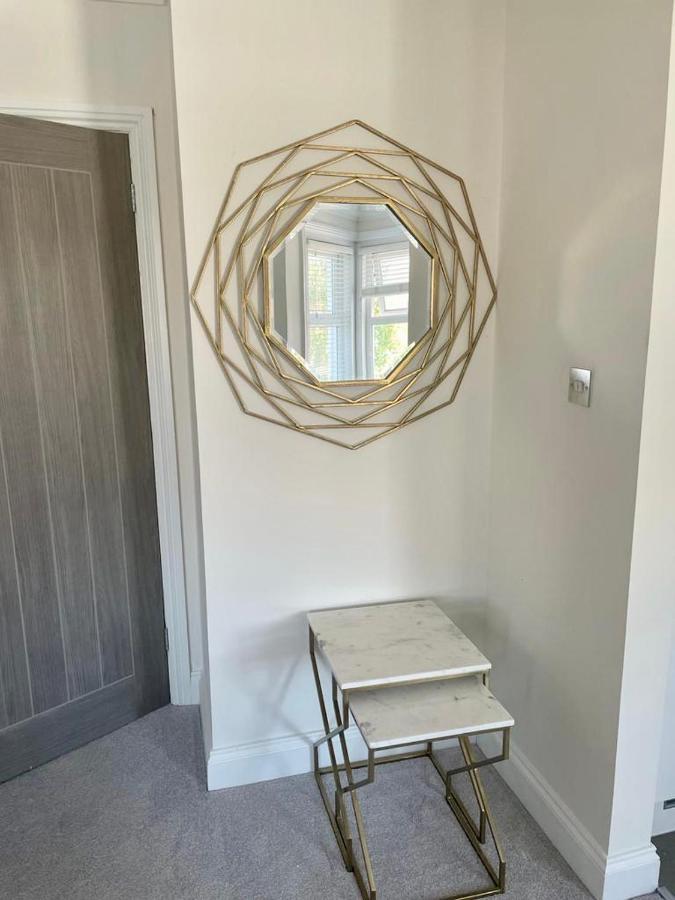 בורנמות' Exquisite Apartment, Stone Throw From The Beach מראה חיצוני תמונה