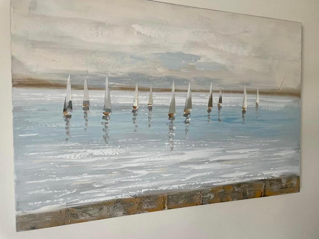 בורנמות' Exquisite Apartment, Stone Throw From The Beach מראה חיצוני תמונה