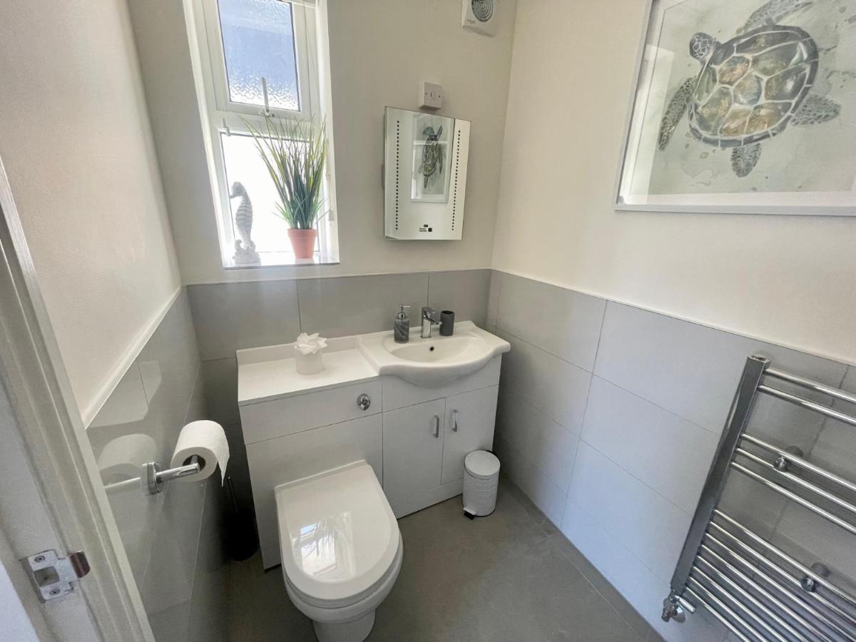 בורנמות' Exquisite Apartment, Stone Throw From The Beach מראה חיצוני תמונה