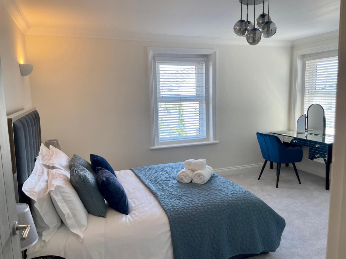 בורנמות' Exquisite Apartment, Stone Throw From The Beach מראה חיצוני תמונה
