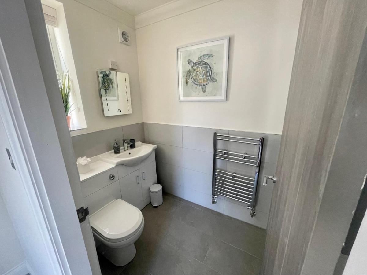 בורנמות' Exquisite Apartment, Stone Throw From The Beach מראה חיצוני תמונה