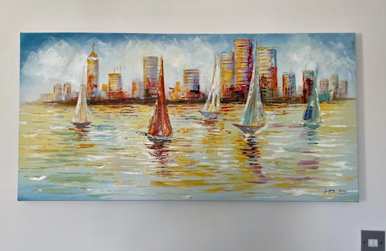 בורנמות' Exquisite Apartment, Stone Throw From The Beach מראה חיצוני תמונה