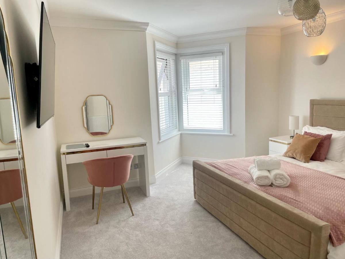 בורנמות' Exquisite Apartment, Stone Throw From The Beach מראה חיצוני תמונה
